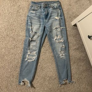 american eagle ripped mom jeans